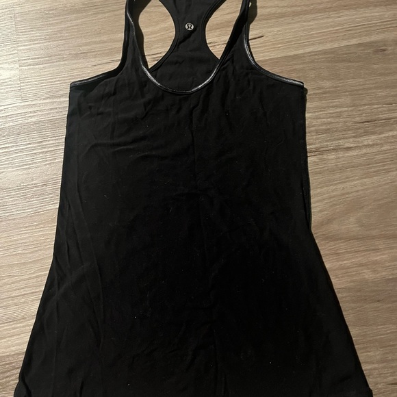EUC lululemon tank - Picture 2 of 3